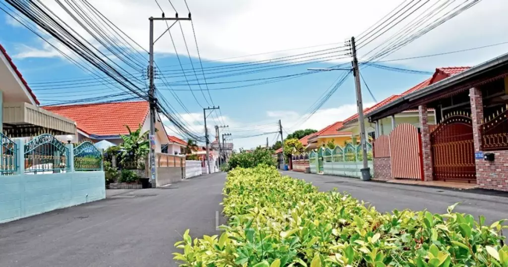 Newly Renovated Modern Luxury Detached House