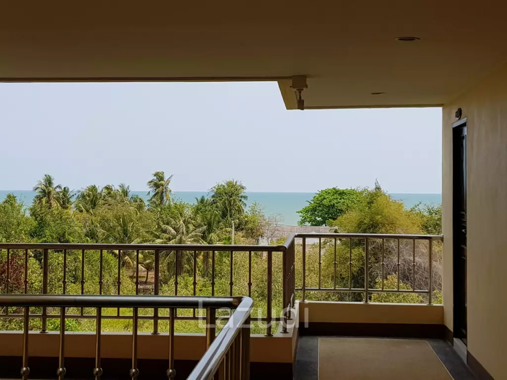Top Floor Panoramic Beachview 3 bed, 2 bath