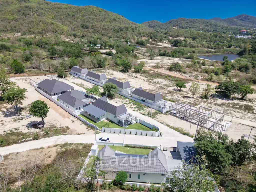 4 Beds 3 Baths 312 SQ.M Pavilion Ville, Unfurnished