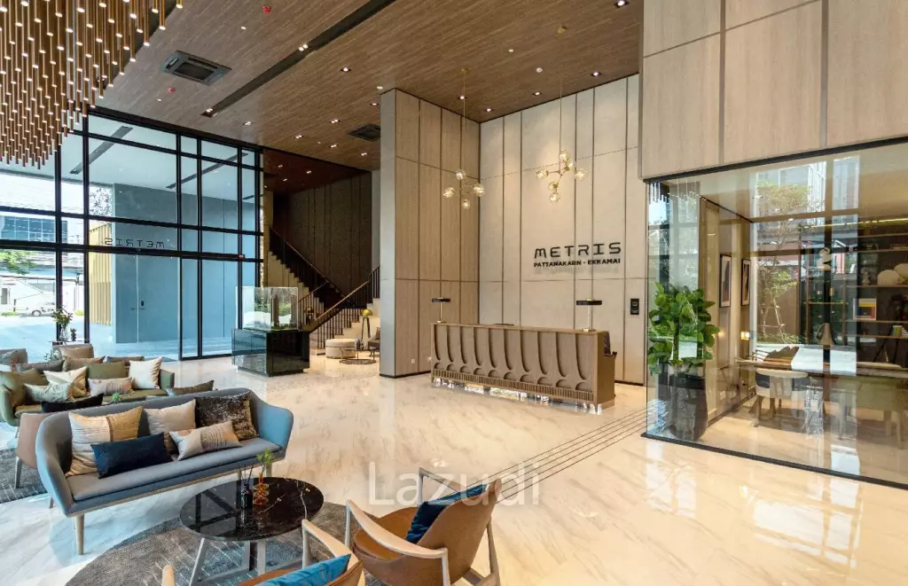 2 Bed 1 Bath 53.6 Sq.m Metris Pattanakarn