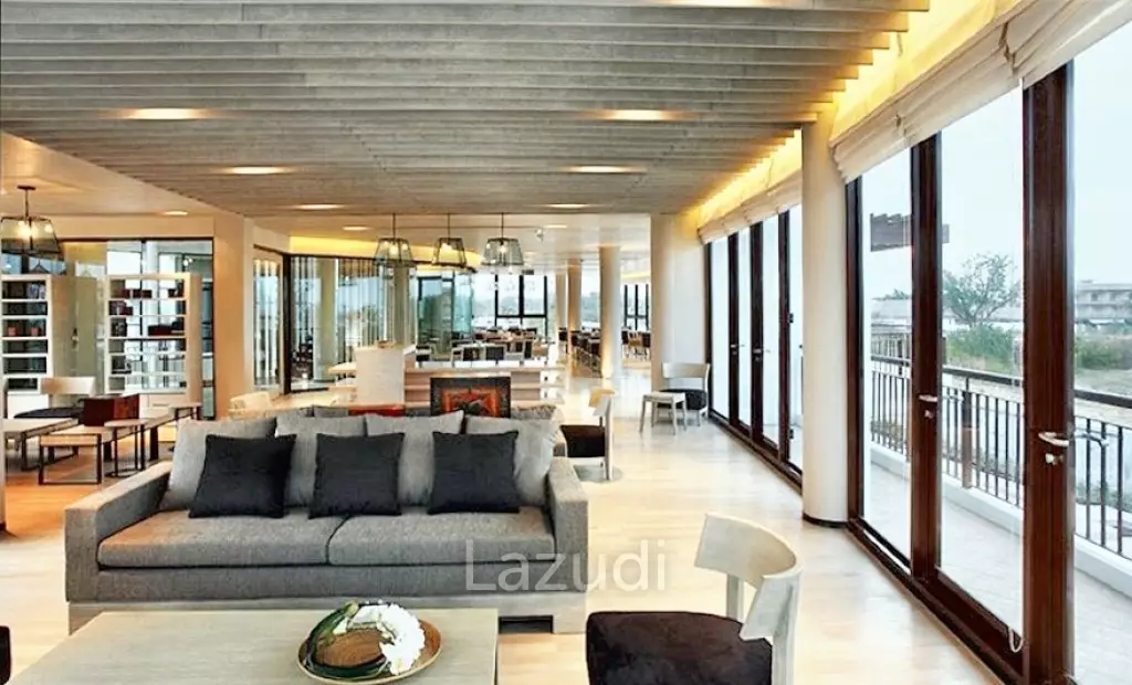 BOATHOUSE : Stunning Two-Story Townhouse corner plot