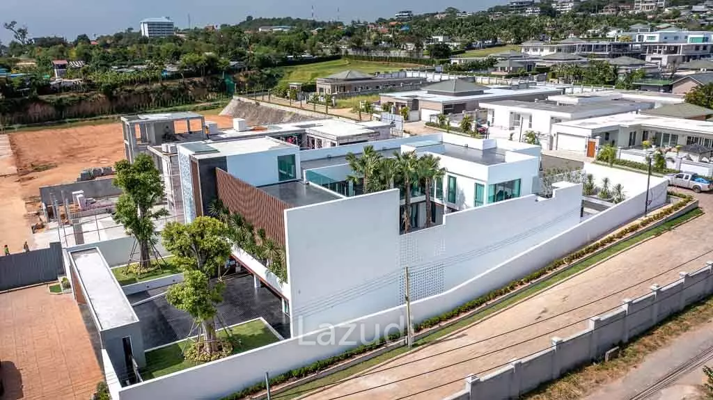 7 Bed 9 Bath 1,011 SQ.M The Prestige at Siam Royal View