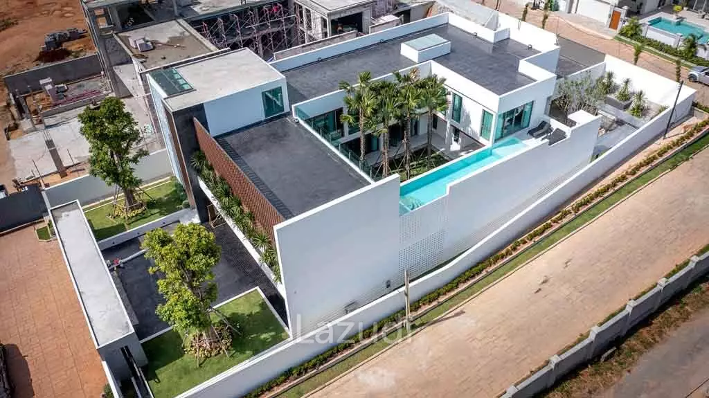 7 Bed 9 Bath 1,011 SQ.M The Prestige at Siam Royal View