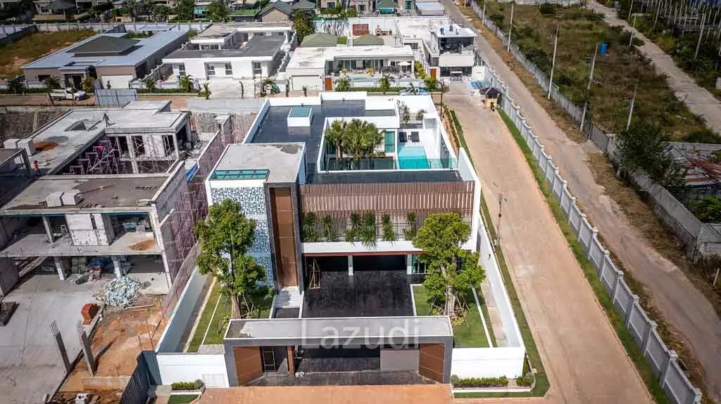 7 Bed 9 Bath 1,011 SQ.M The Prestige at Siam Royal View