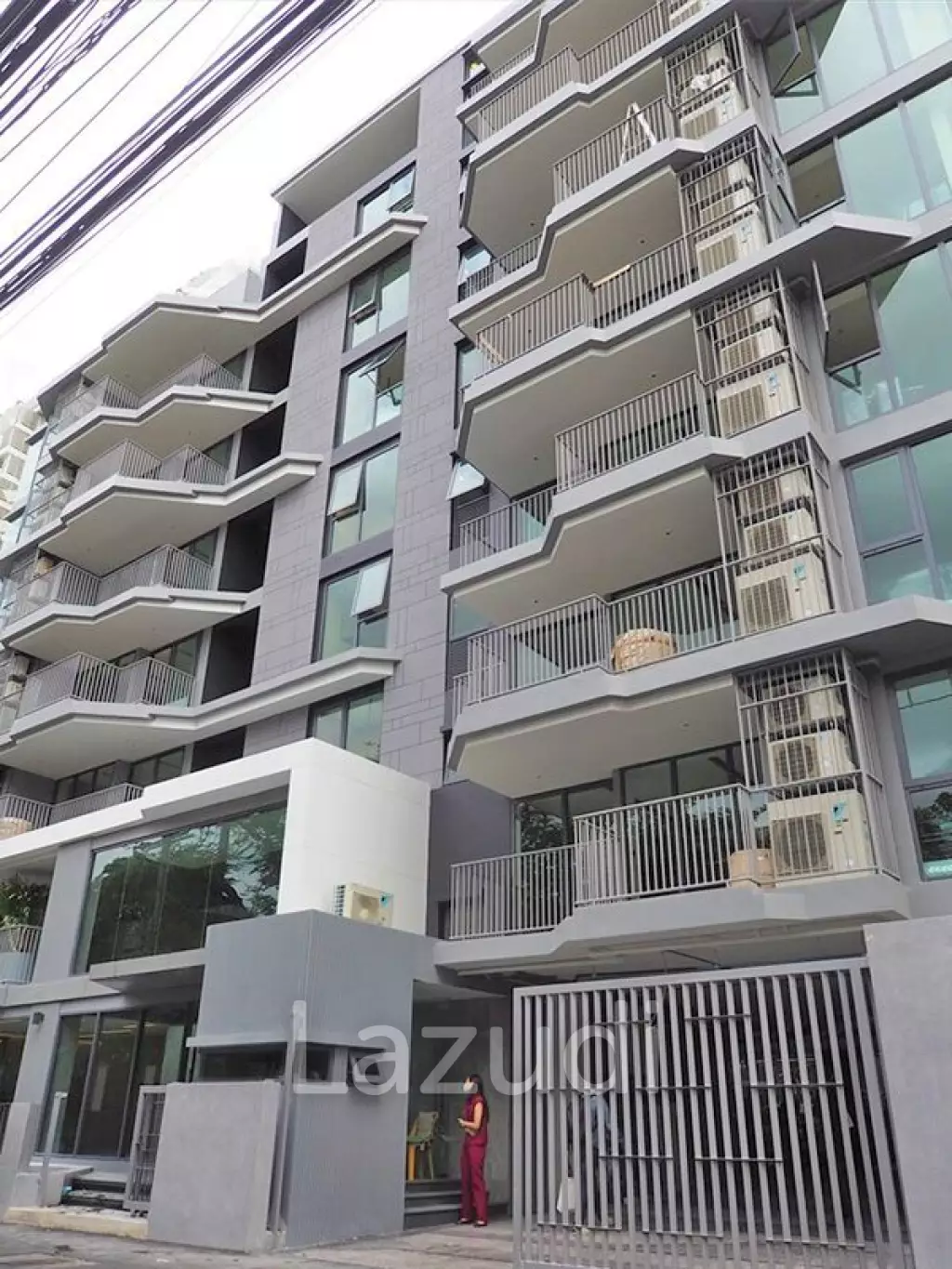85 sqm modern 2 bed condo on 6th floor in Khlong Tan Nuea Bangkok
