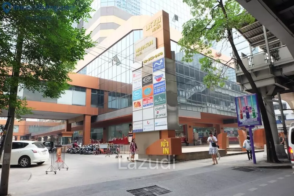 Ultra Prime Location Office Space for rent at Ploenchit