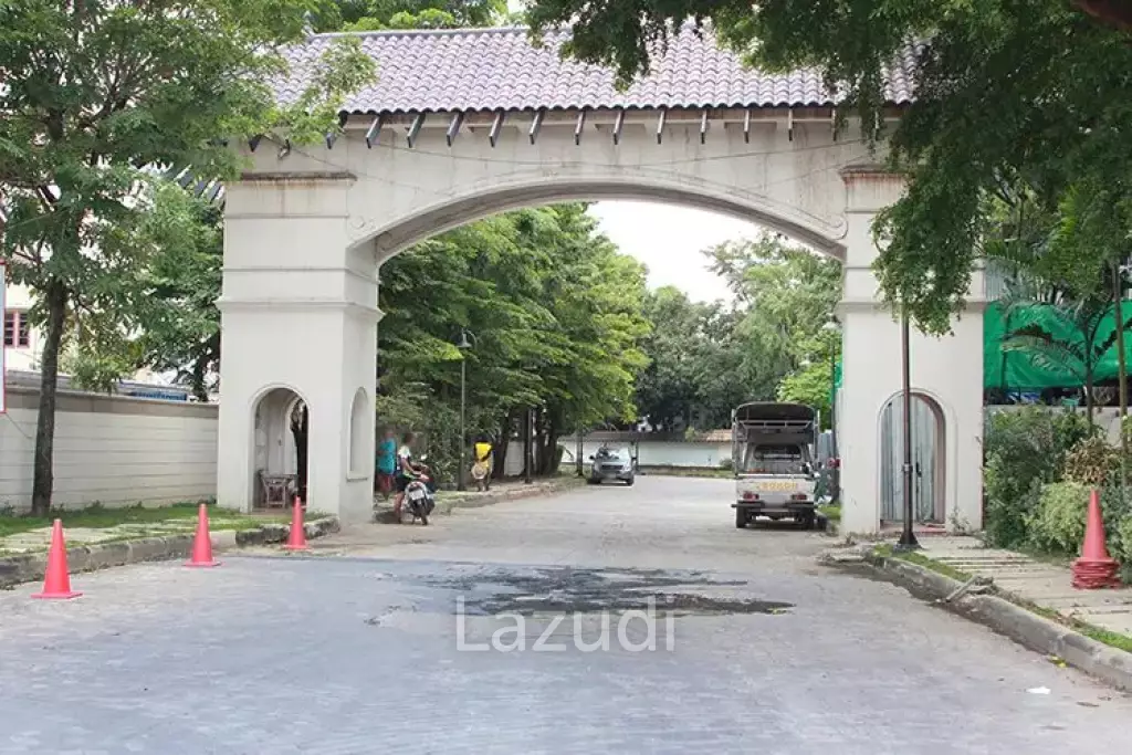 5 Bed 6 Bath House For Sale