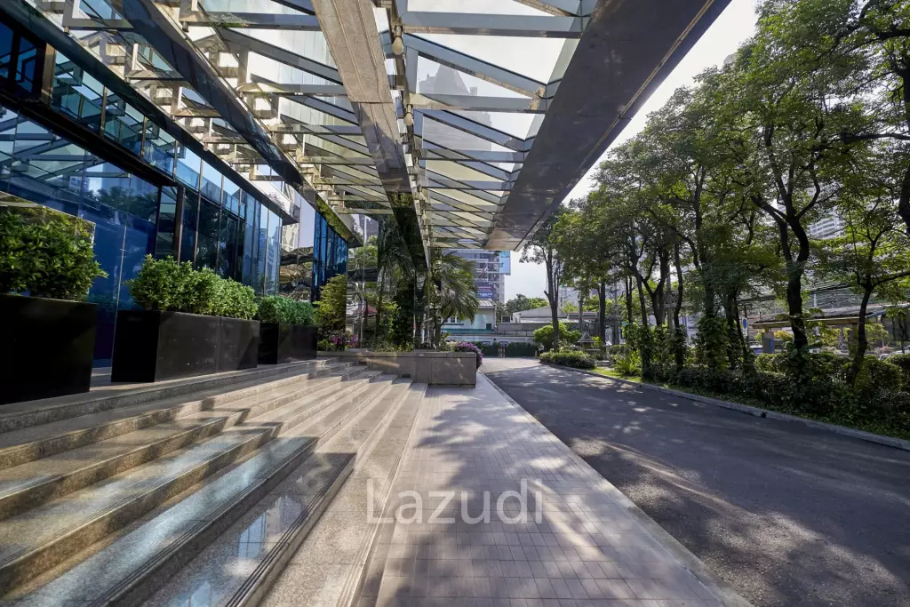 Office For Rent At Harindhorn Building