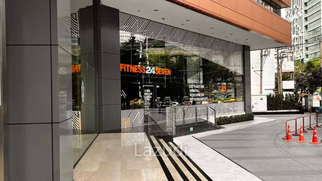 Spacious and Bright Office Space in Sathorn Road Bangkok