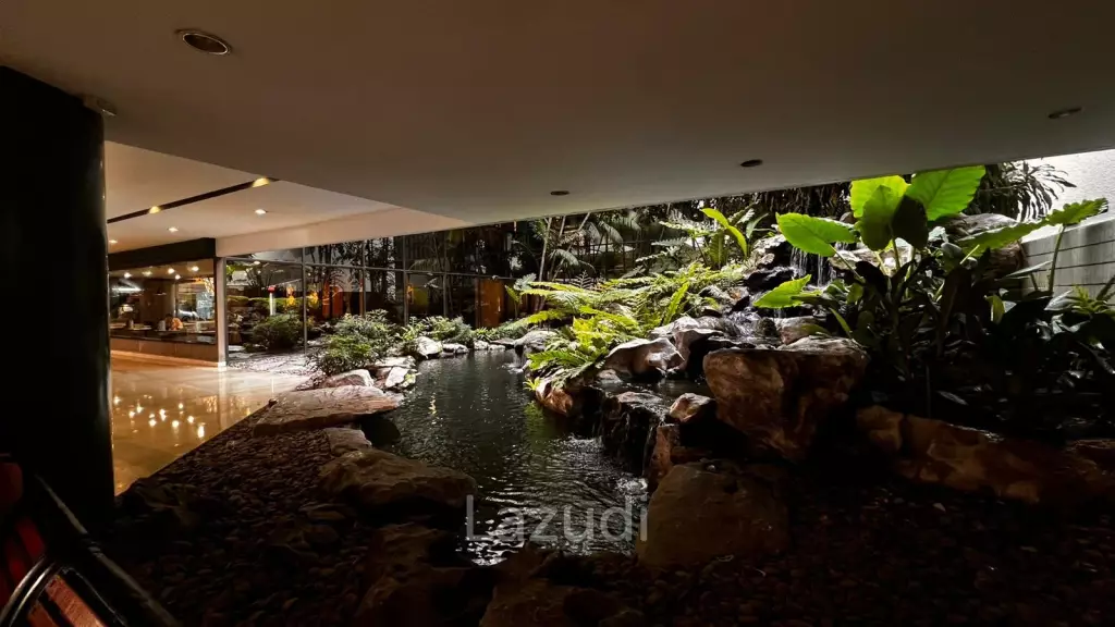 Spacious and Bright Office Space in Sathorn Road Bangkok