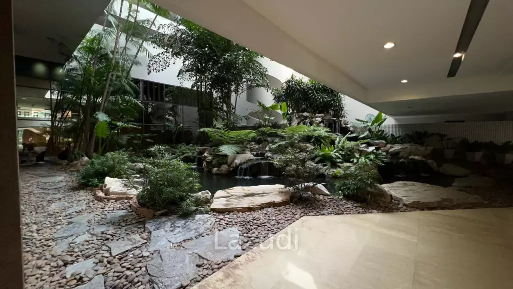 Spacious and Bright Office Space in Sathorn Road Bangkok