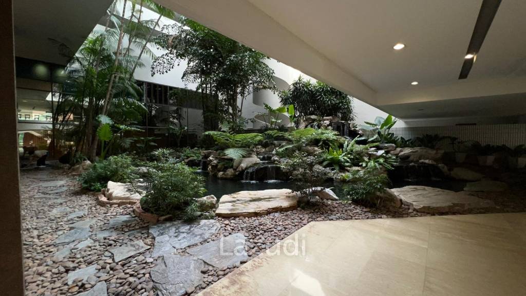 Sathorn Thani 1 & 2