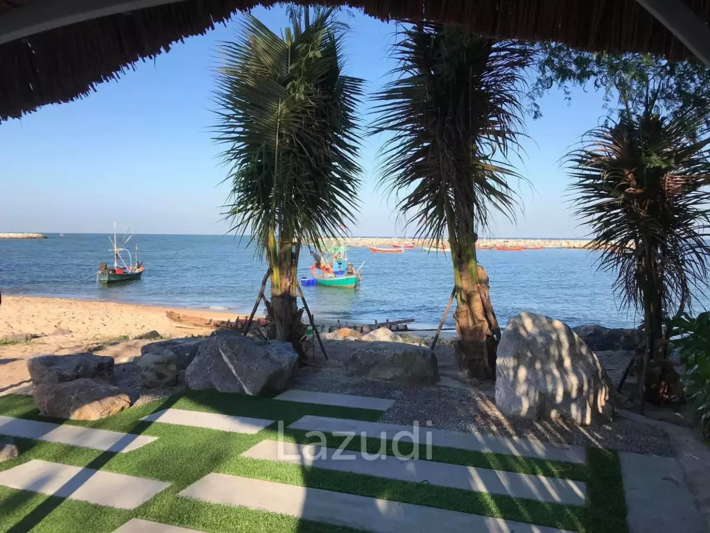 Nice Breeze By The Sea : 4 Bedroom Villa Close To The Beach