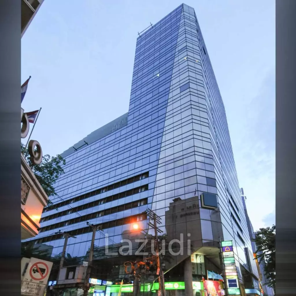 Prime Duplex Retail Space in Si Lom Bangkok with High Footfall