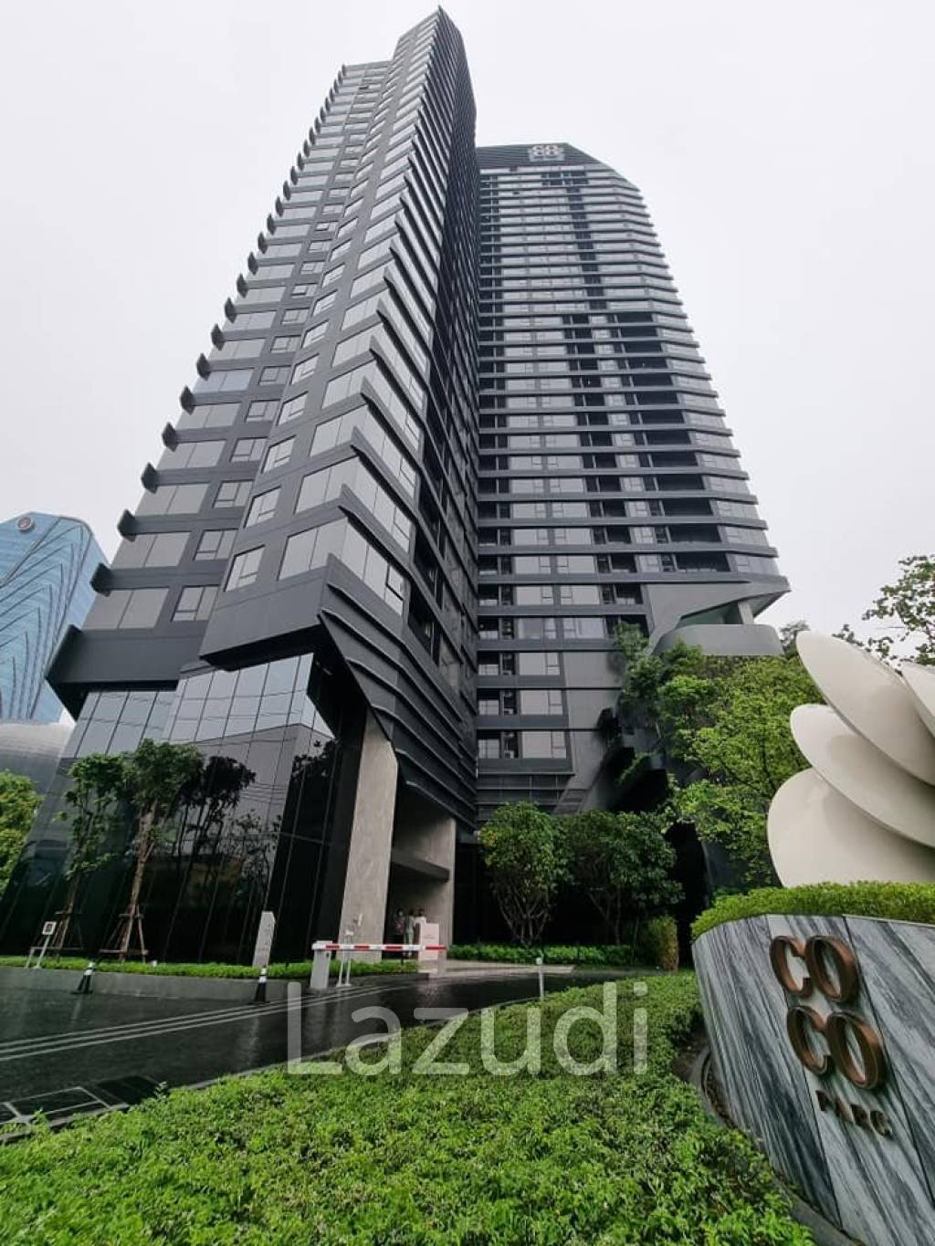 Penthouse 2 Bed Condo at Coco Parc