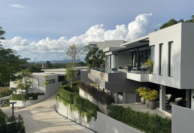 Manick Hillside