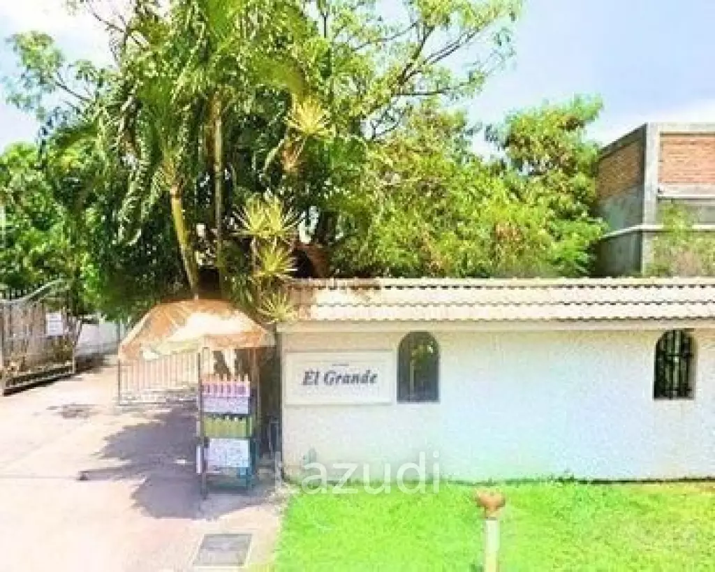 6 Bedrooms 7 Bathrooms 420 SQ.M. El Grande