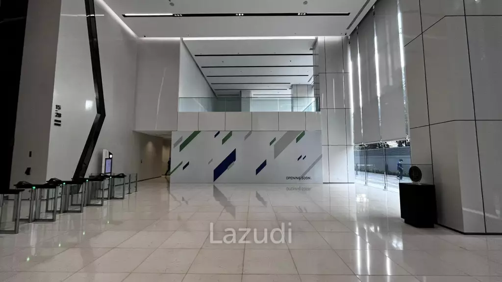 119 sqm high floor office for rent in 66 Tower Bangna Bangkok