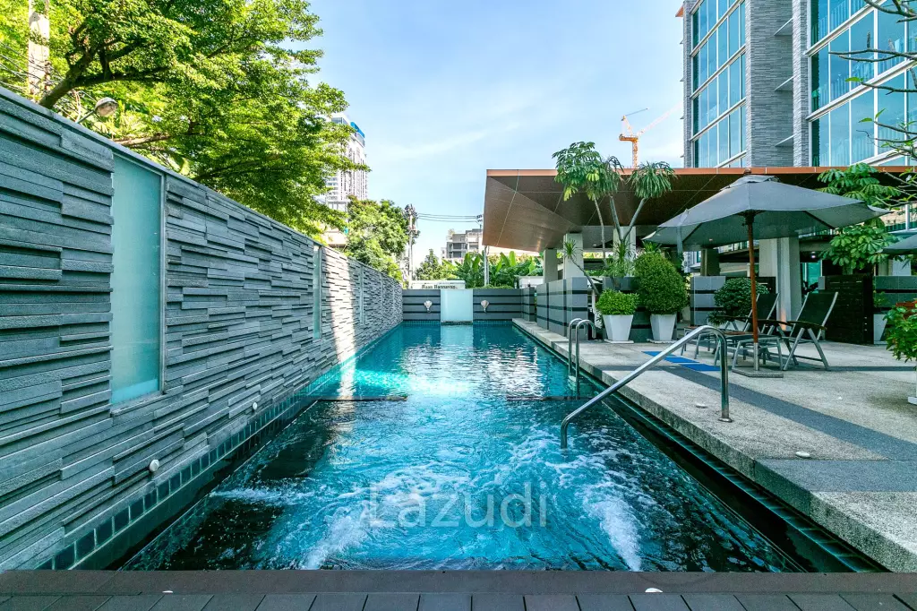 70 sqm 1 Bed Apartment at Baan Bannavan Khlong Tan Nuea