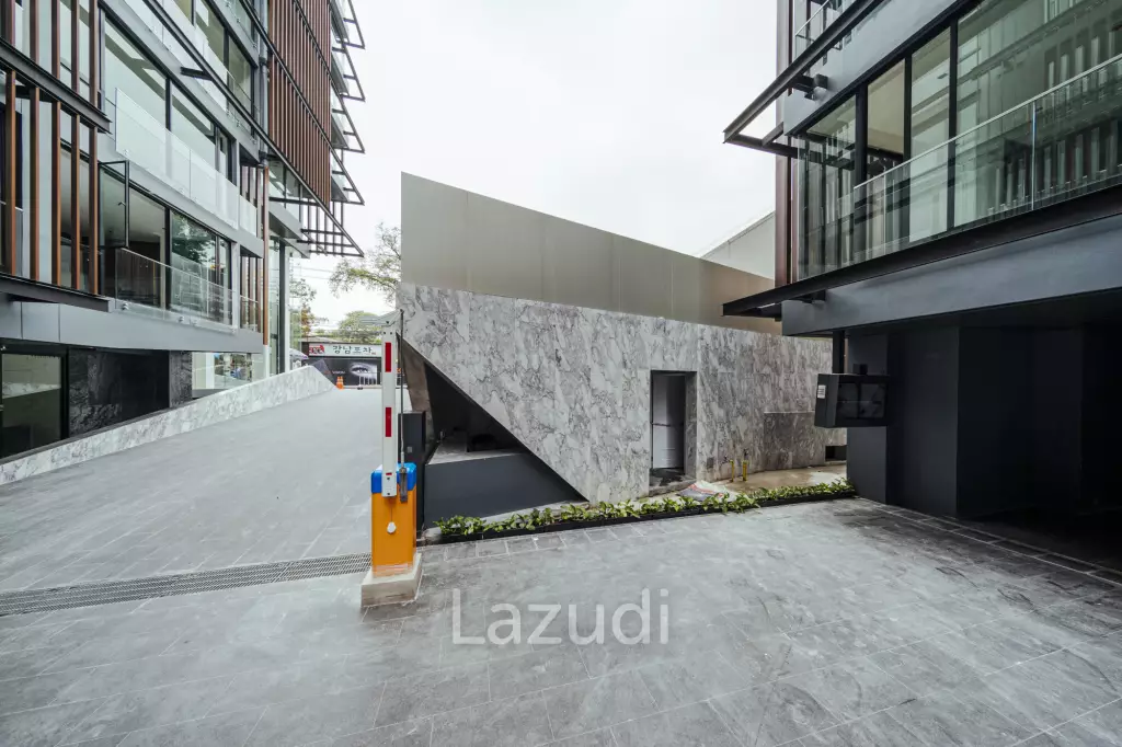 37 sqm 1 Bedroom Condo at Chalermnit Art De Maison
