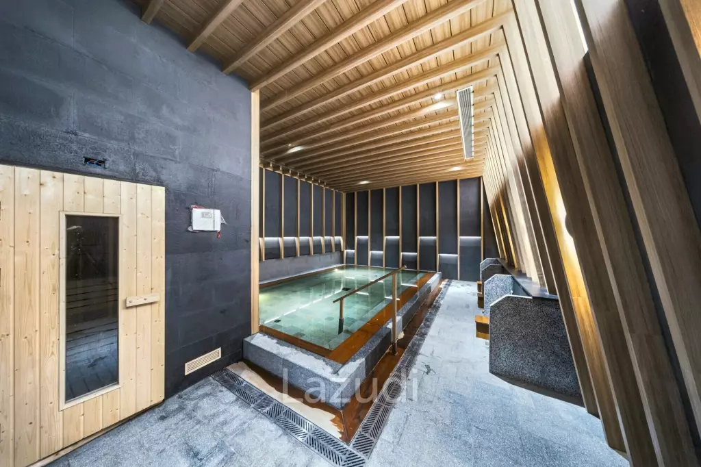 37 sqm 1 Bedroom Condo at Chalermnit Art De Maison