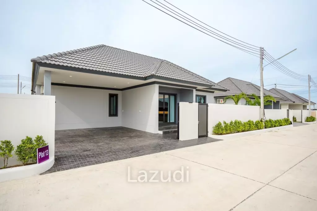 Modern 120 sqm 3-Bed Detached Home in Cha-Am with Courtyard Yard