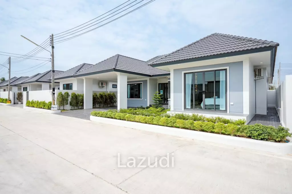 Modern 120 sqm 3-Bed Detached Home in Cha-Am with Courtyard Yard