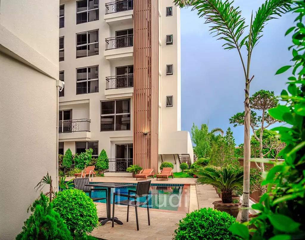 Modern Style Condo City Garden for Sale