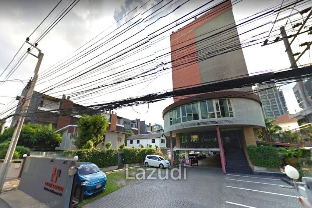 3 Bed 3 Bath 175 Sq.m Click Condo Sukhumvit 65