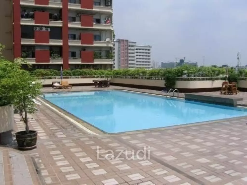 3 Bed 3 Bath  240 SQ.M  Country Complex