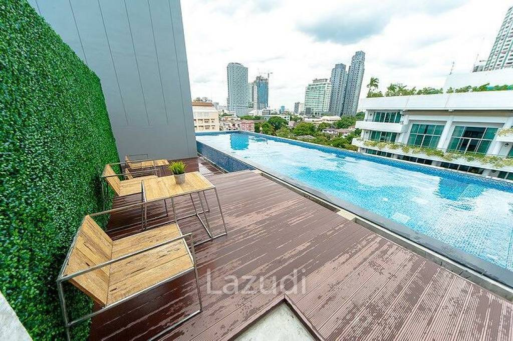 CV 12 The Residence
