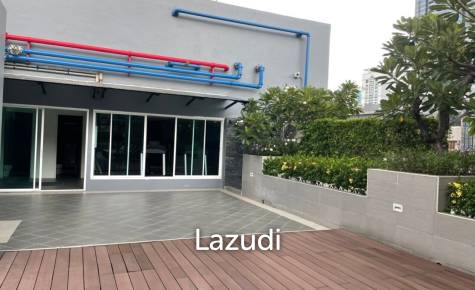 Dazzle Sukhumvit 7