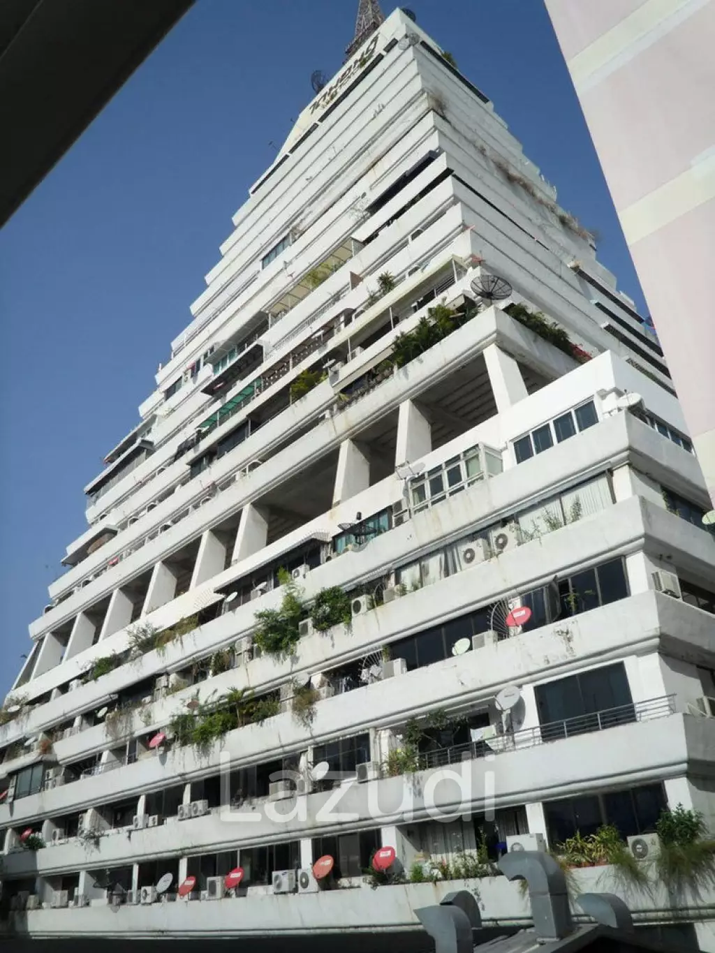 Diamond Tower 2BED 1BATH sqm Fully Furnished 200m. to Chong Nonsi BTS Station