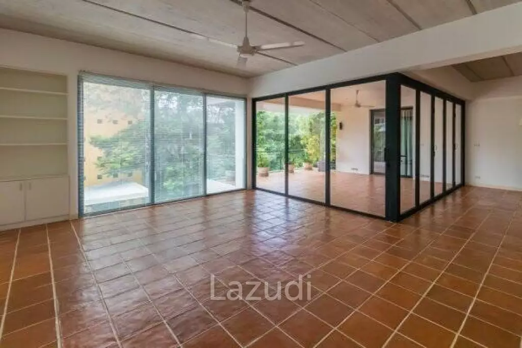 2 Bed Condo in Khao Takiab