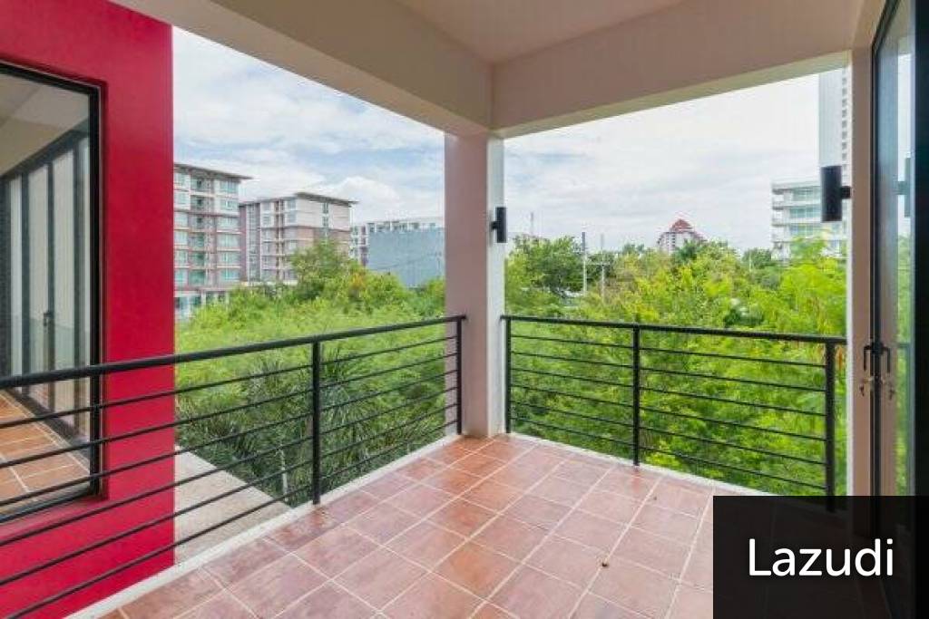 4 Bed Condo in Khao Takiab