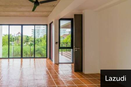 4 Bed Condo in Khao Takiab