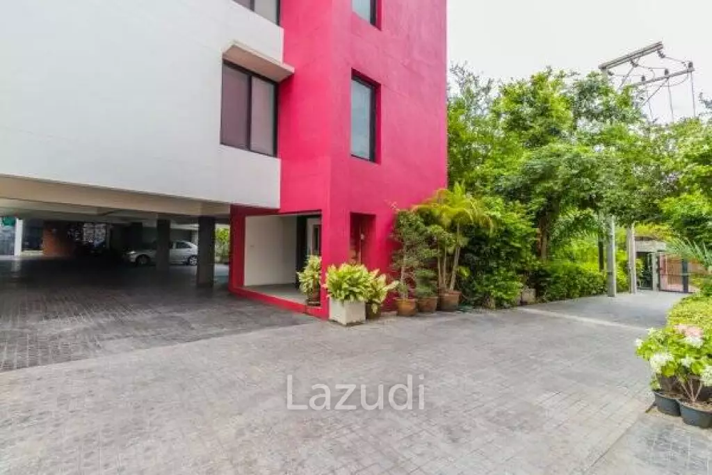 4 Bed Condo in Khao Takiab