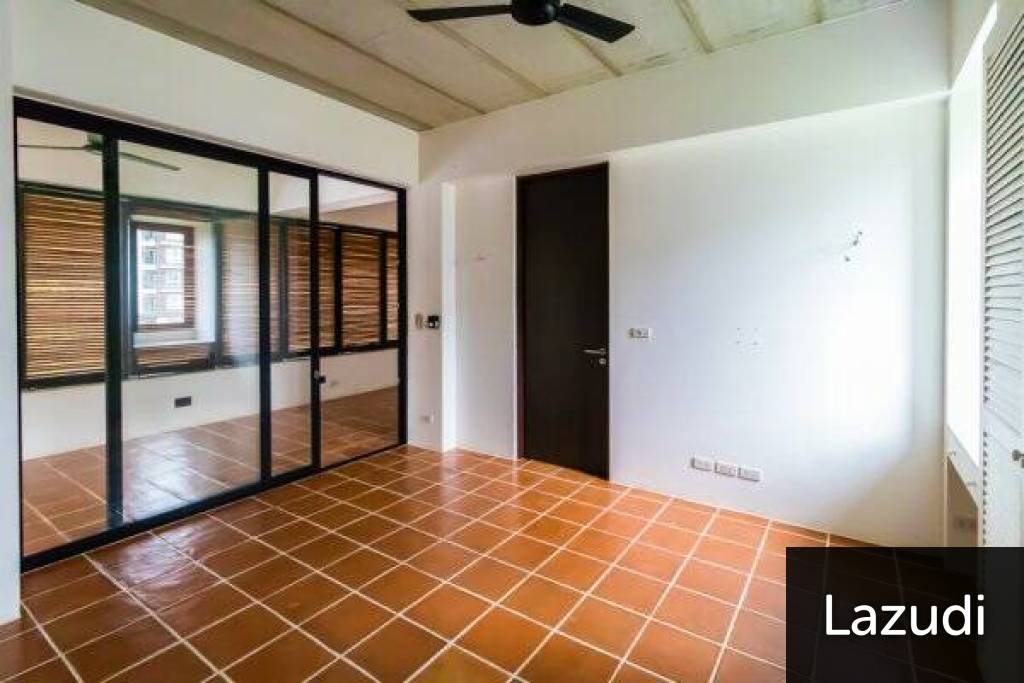 4 Bed Condo in Khao Takiab