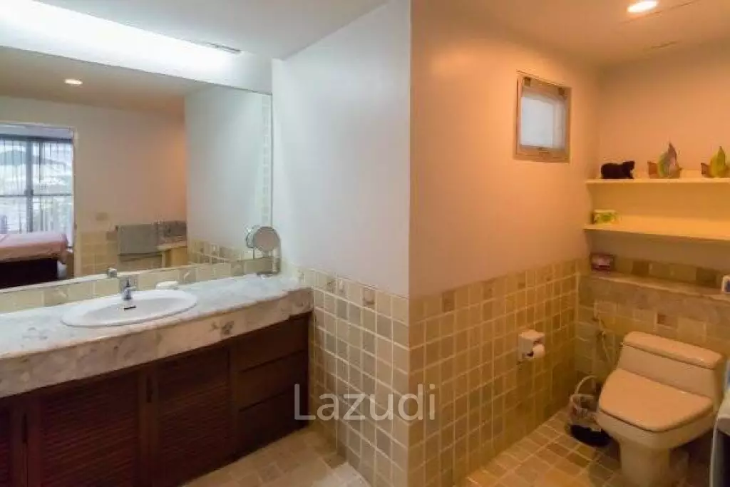 Luxury 2 Bed Beachfront Condo