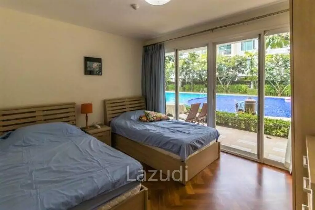 2 Bed Beachfront Condo in Town