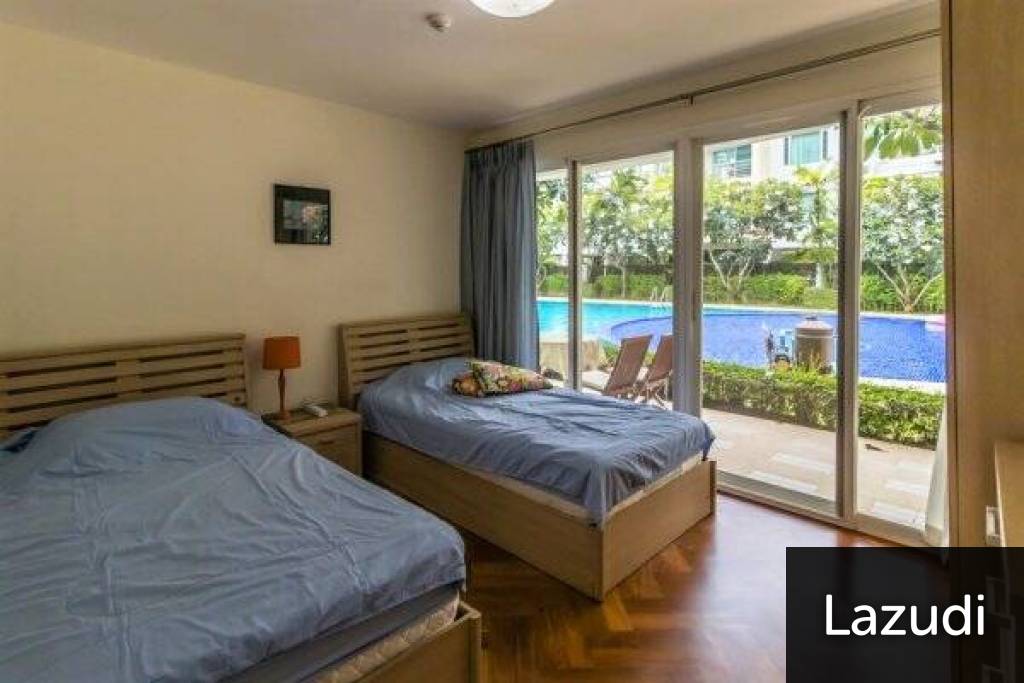 2 Bed Beachfront Condo in Town 2 Bed Beachfront Condo in Town