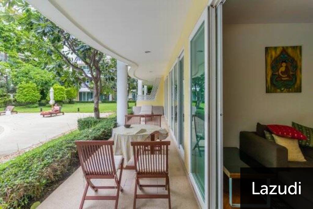 2 Bed Beachfront Condo in Town 2 Bed Beachfront Condo in Town