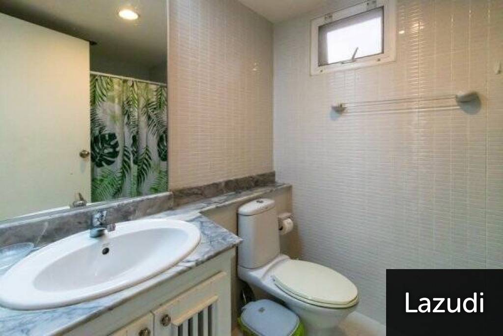 2 Bed Beachfront Condo in Town 2 Bed Beachfront Condo in Town