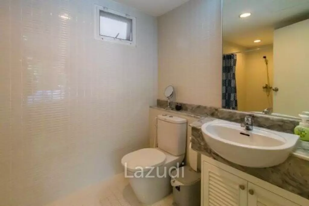 2 Bed Beachfront Condo in Town