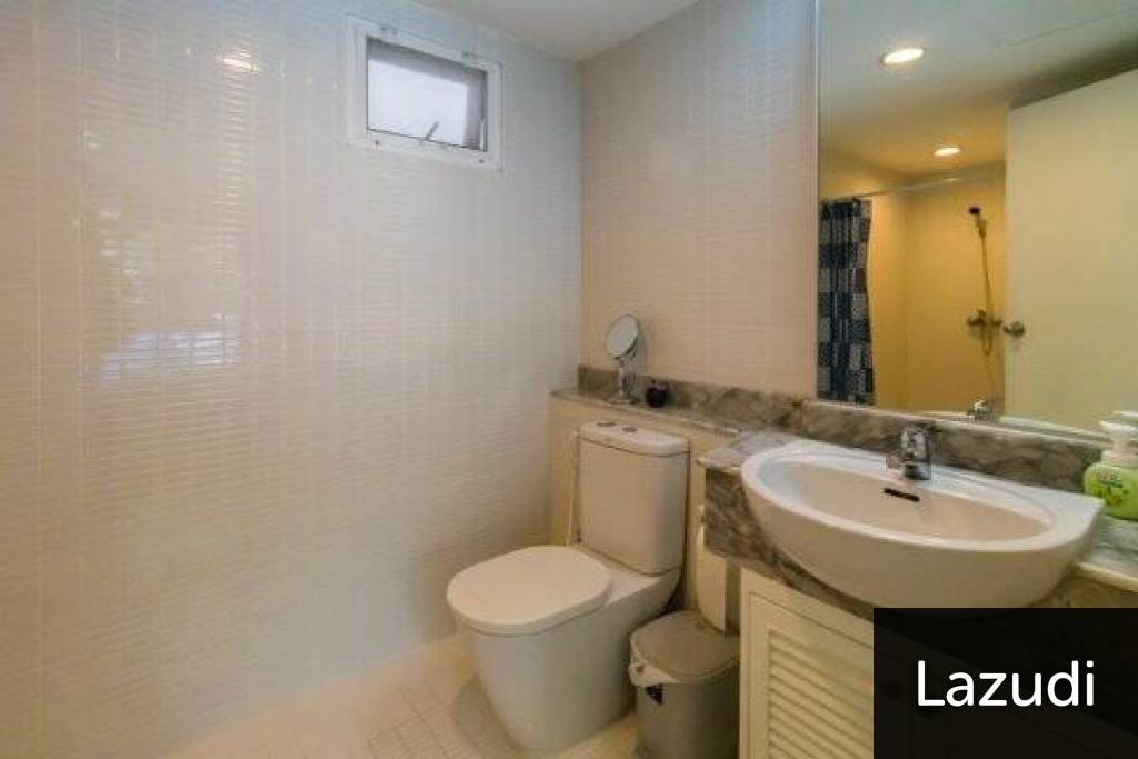 2 Bed Beachfront Condo in Town 2 Bed Beachfront Condo in Town