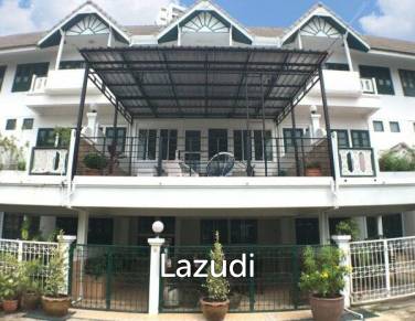 4 Bed 4 Bath Villa For Sale