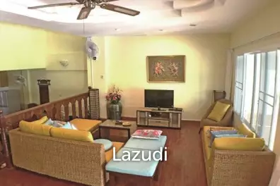 BAAN THAI VILLAS: 4 Bed Villa (Great Rental Property!!)