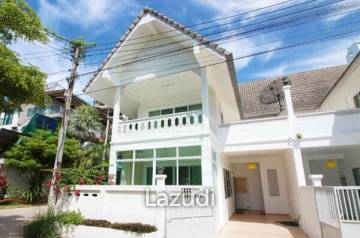 3 Bedroom Townhouse close to the beach