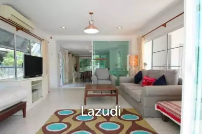 3 Bedroom Townhouse close to the beach