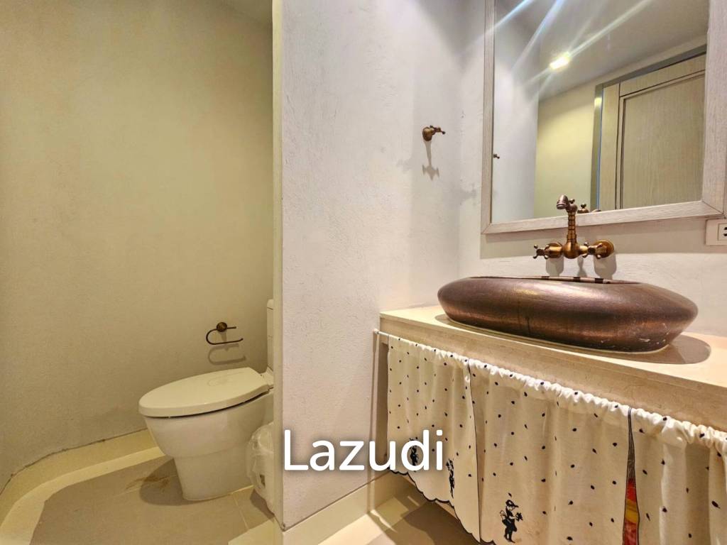 CHELONA : 2 Bed Beachfront Condo